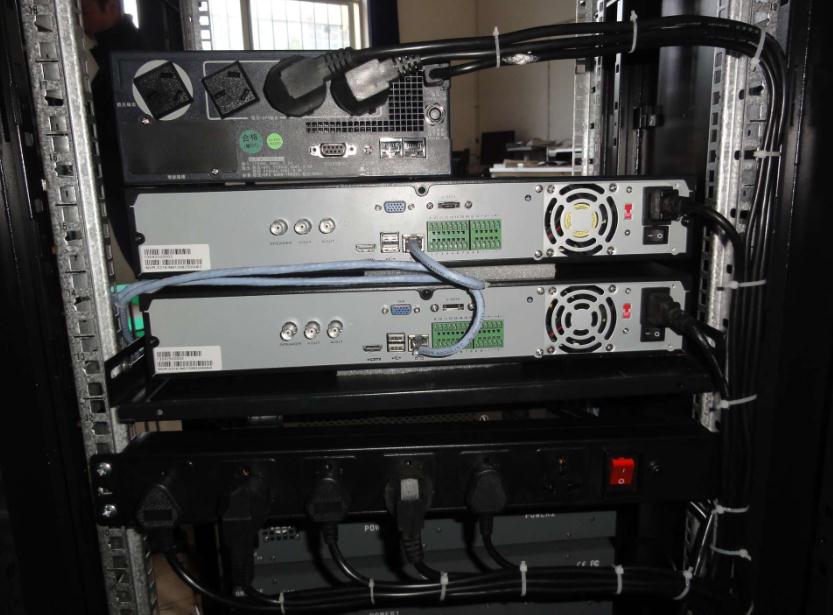 機柜監(jiān)控單元